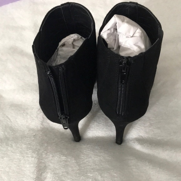 Black peep toe heels - Picture 4 of 5